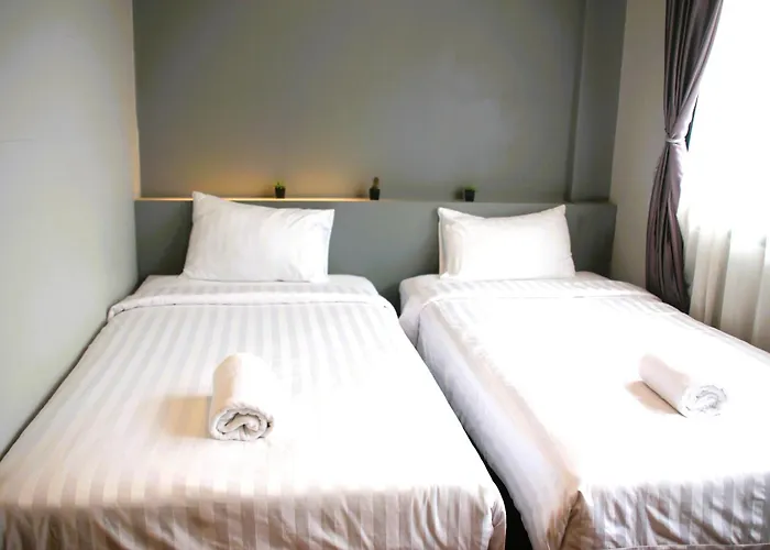 Lux Rooms Night Bazaar